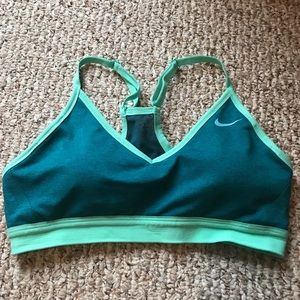 Sports Bra: Nike
